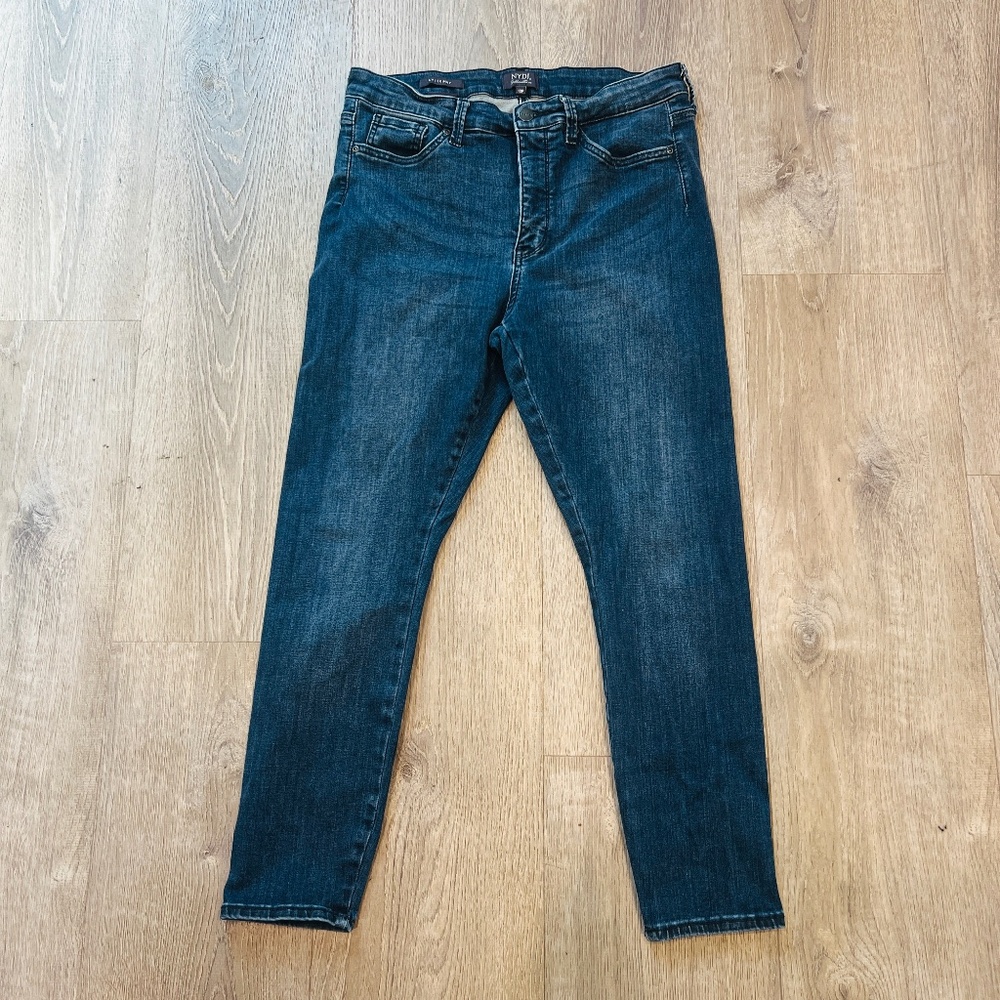 NYDJ Ami Skinny Jeans Women's Size 12P Blue Denim Lift Tuck Technology stretch